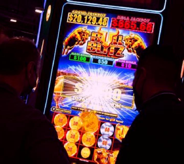 Macau Racing slot machine