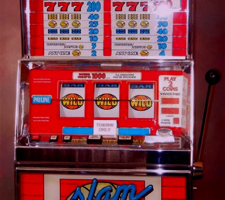 Mad Dunk slot machine