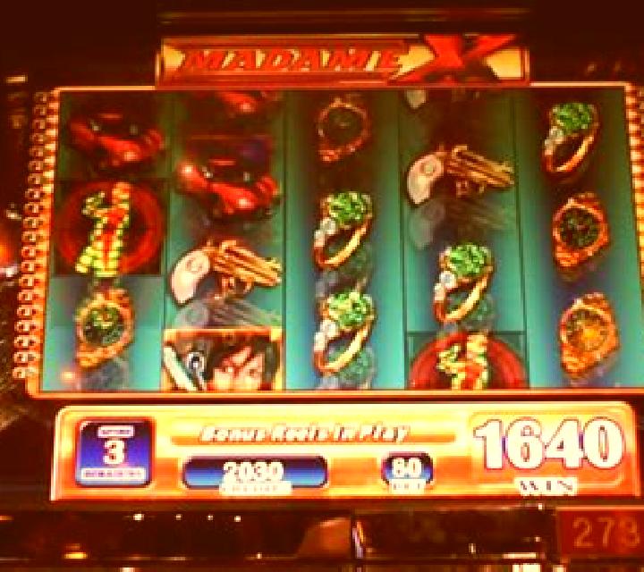 Madame Pain slot machine