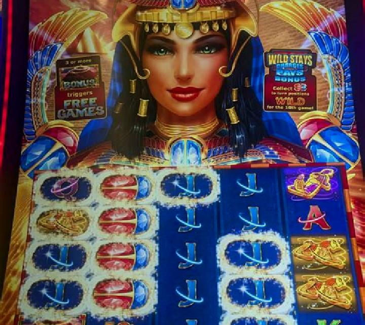 Magic Scarab Reveal slot machine
