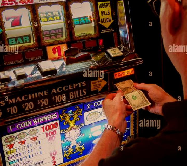 Magnify Man slot machine