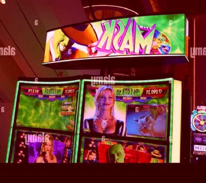 Man in Mask slot machine