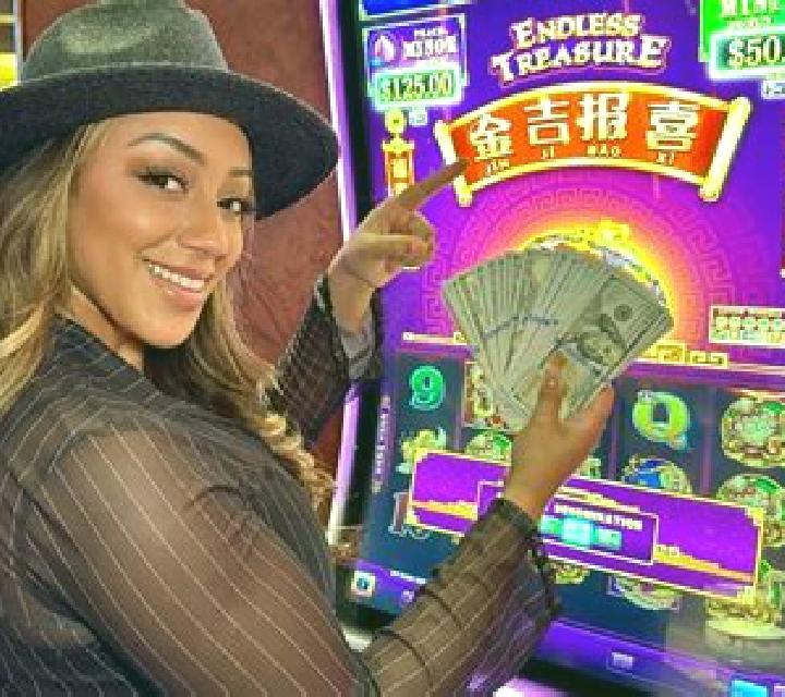Many Beauties slot machine