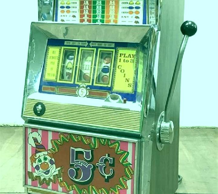 Maxi 5 slot machine