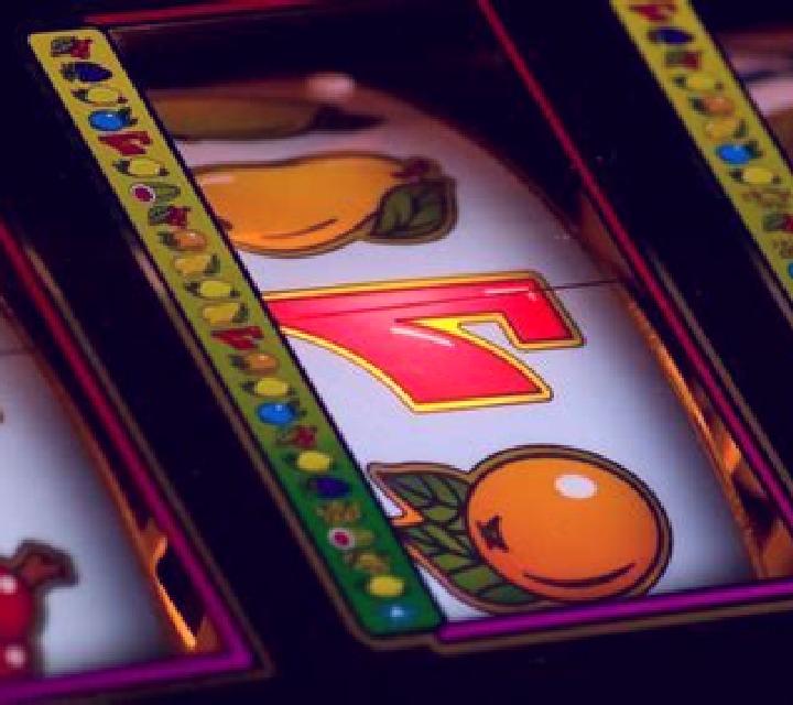 Maxiliner slot machine