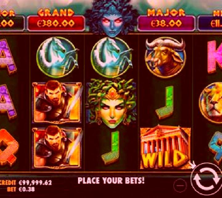 Medusa Strike slot