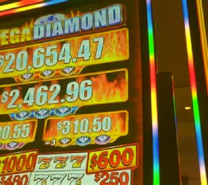 Mega Diamonds Luck slot machine