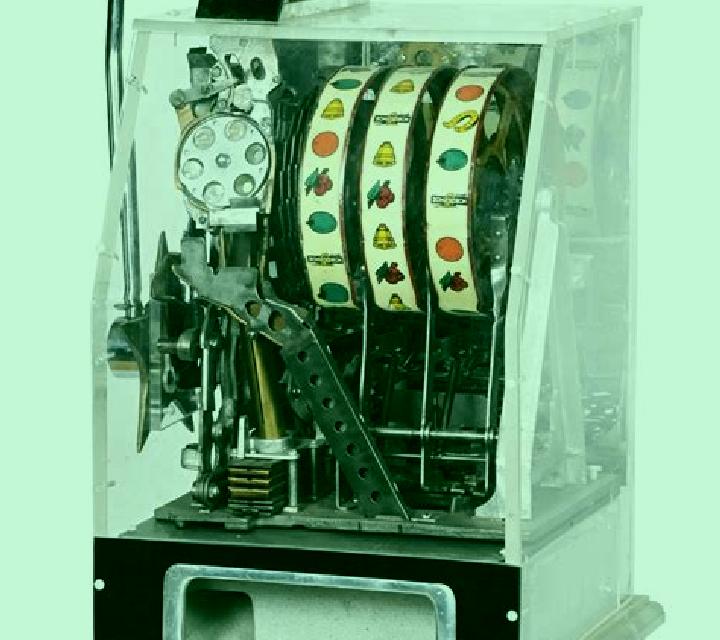 Metal Reel slot machine