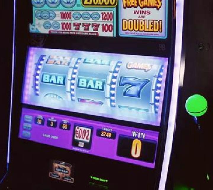 Midnight Show slot machine
