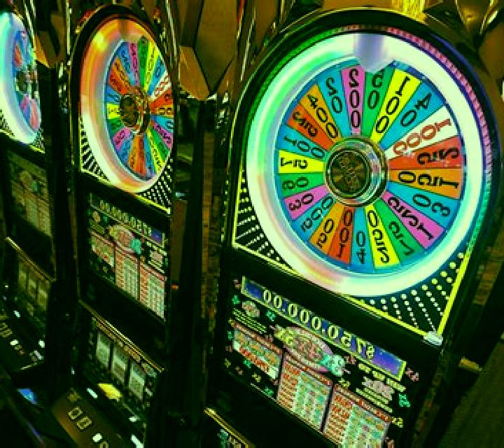 Million Wheel slot machine