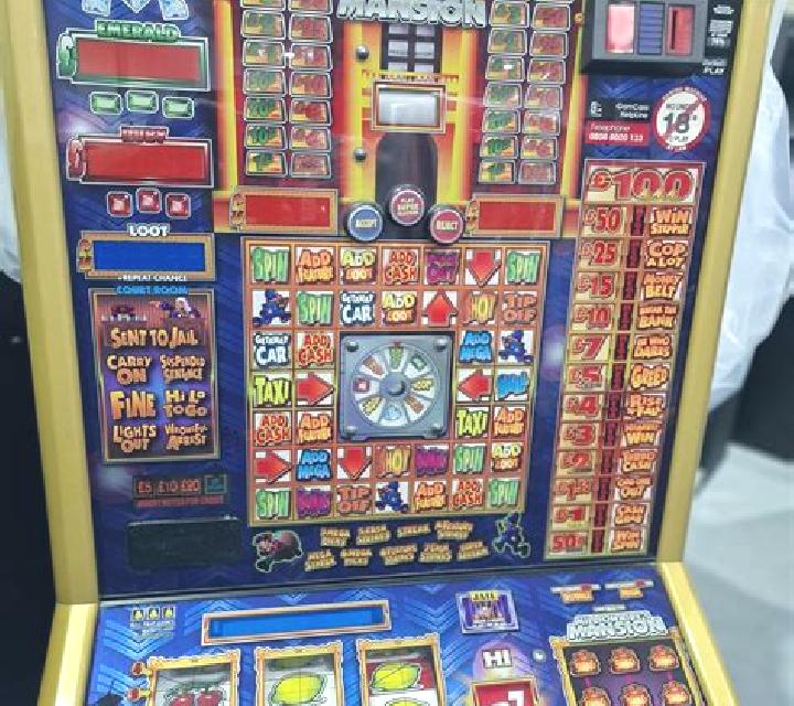 Millionaires slot machine