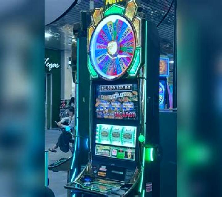 Mirror Jackpot slot machine