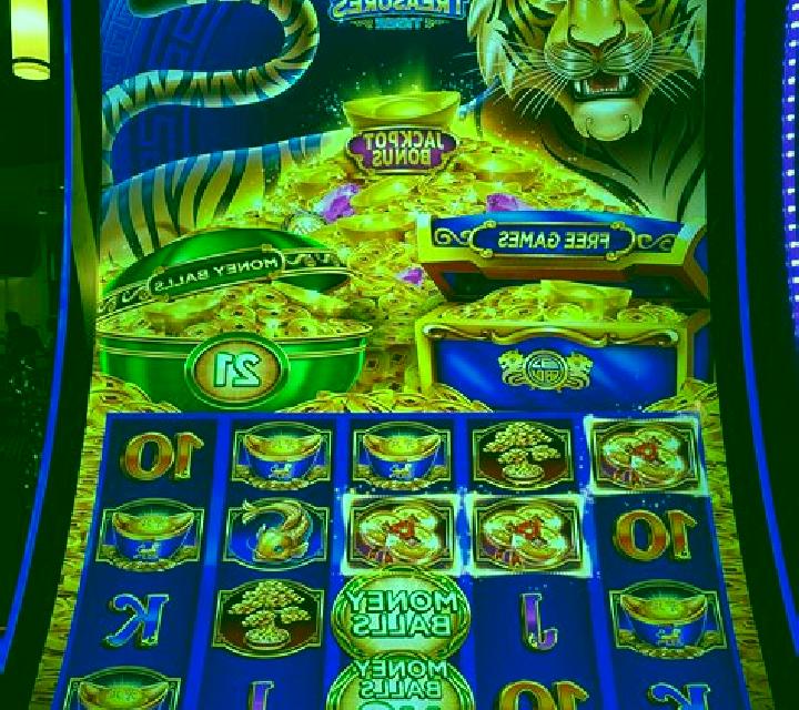 Monkey Treasure slot machine