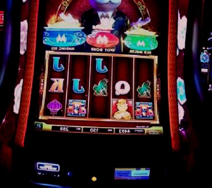 Monopoly Lunar New Year slot machine