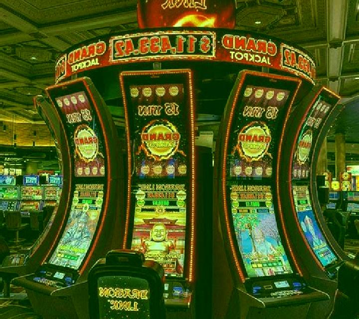 Moon Palace slot machine