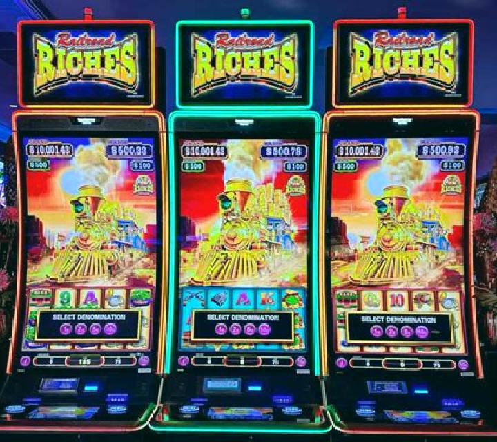 Moonshine Riches slot machine
