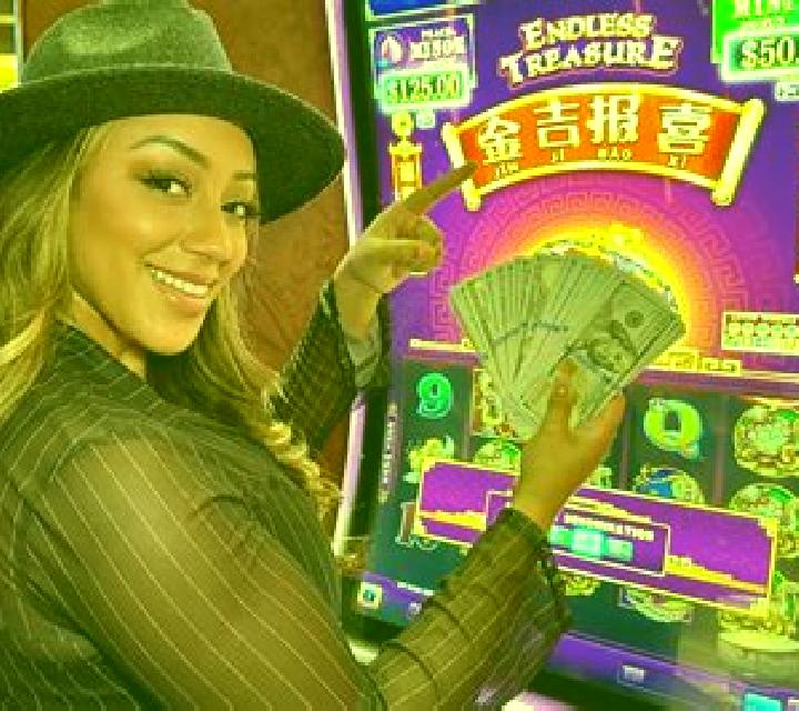 More Beauties slot game