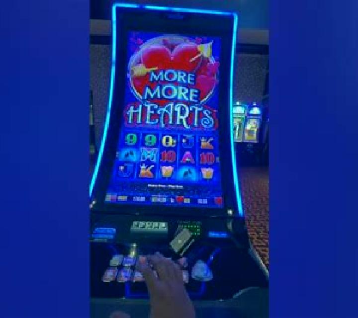 More Hearts slot machine