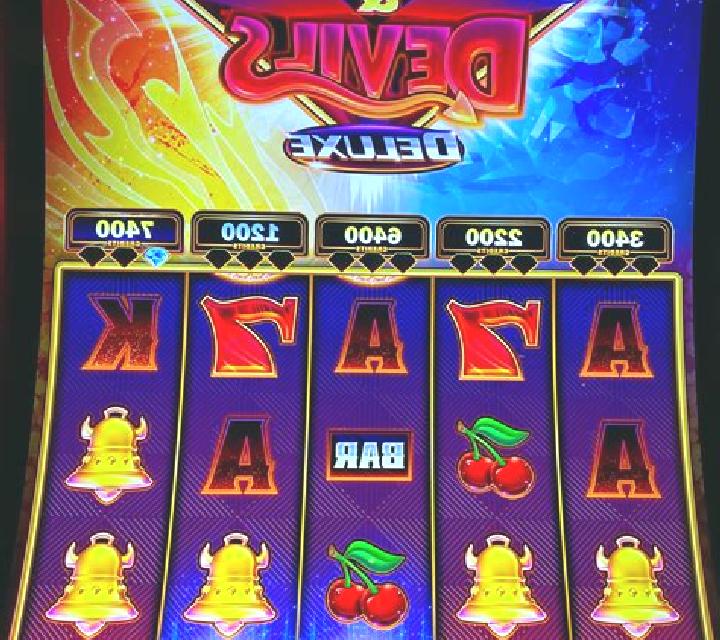 Mr. Diamond Deluxe slot machine
