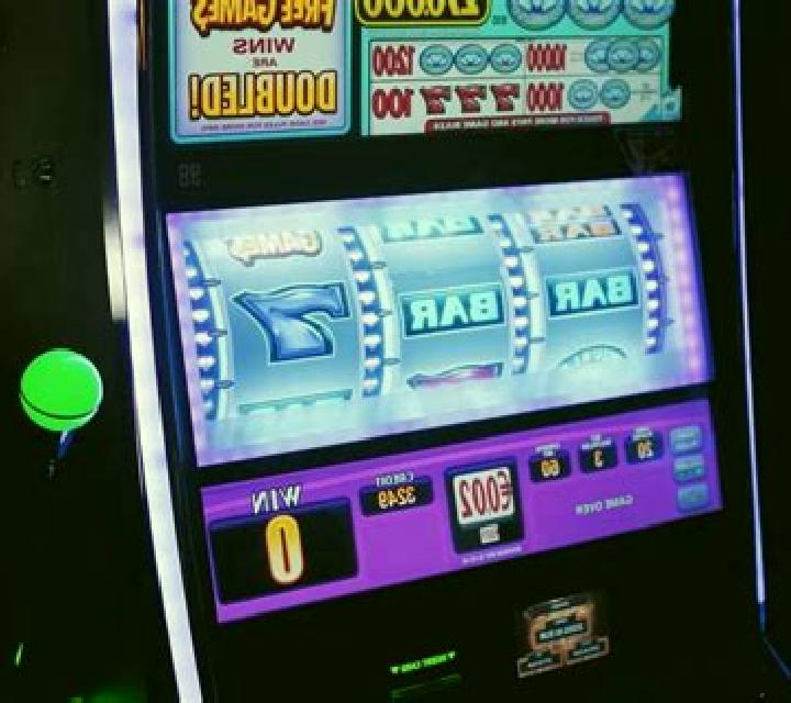 Mr. First Fast Token Show slot machine