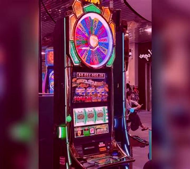 Mr. First Lucky Wheel slot machine