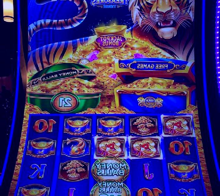 Mr Tiger slot machine