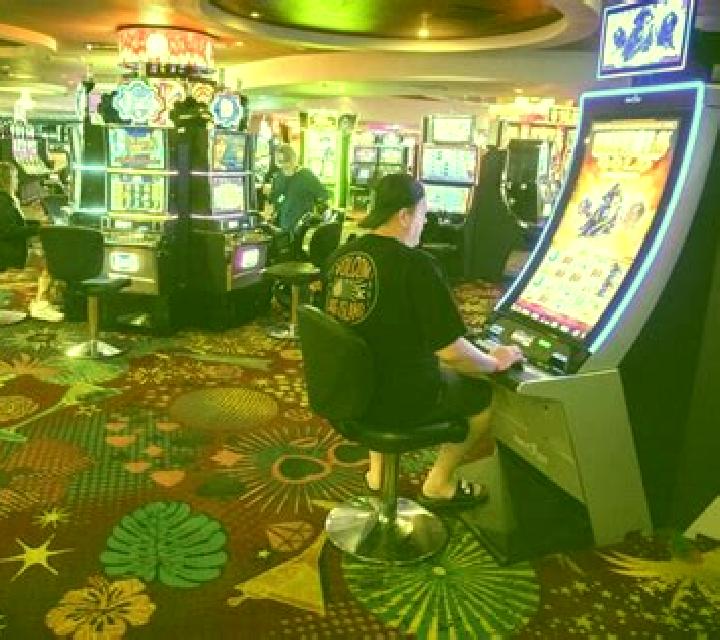 Neon Fruits (Arcadem) slot machine