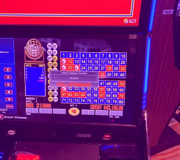 Neon Keno slot