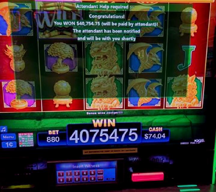 Nudge N Win Gold slot game