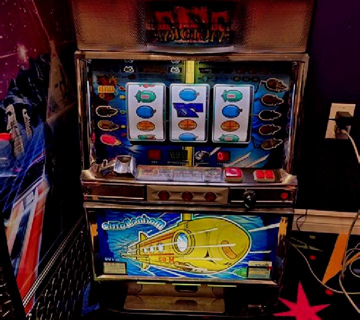 Oasis Poker Pro Series slot machine