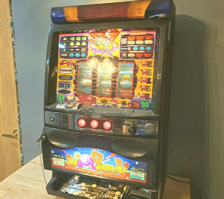 Old Master Q slot machine