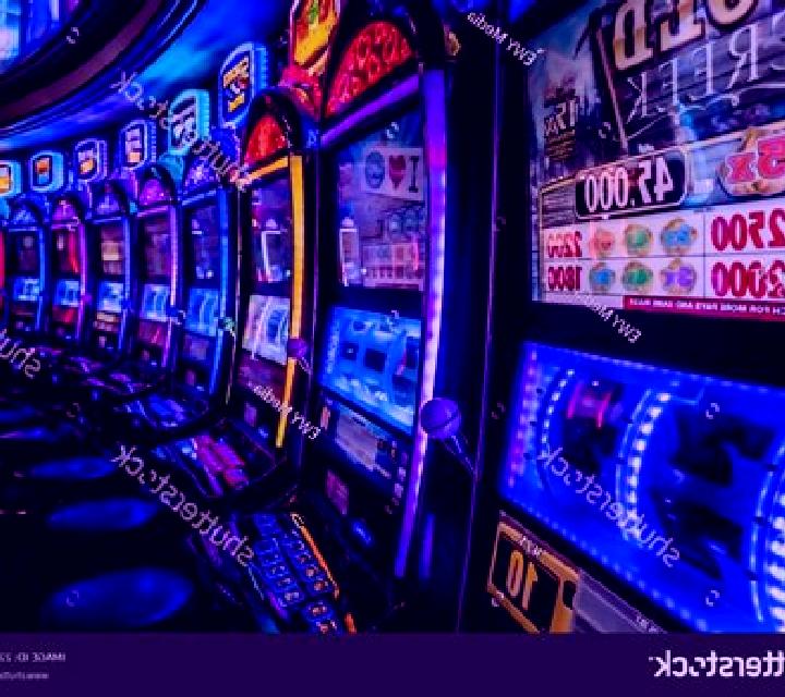 One Hundred To One slot machine