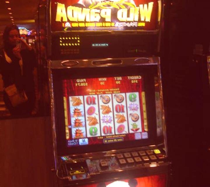 Opera Panda slot machine