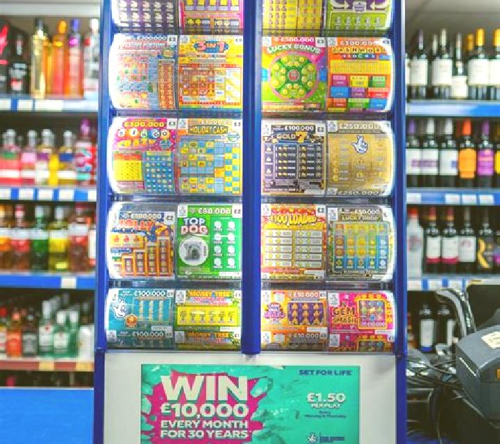 Out Of This World Scratchcard slot machine