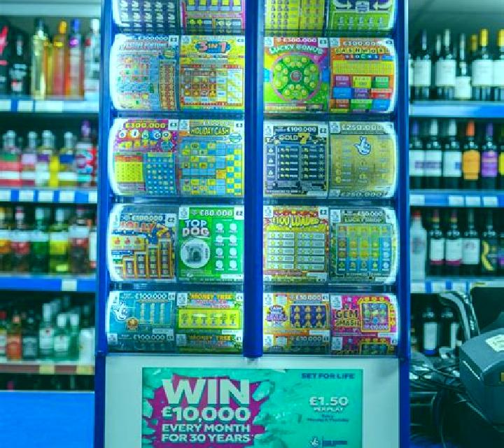 Paris Scratchcard slot machine