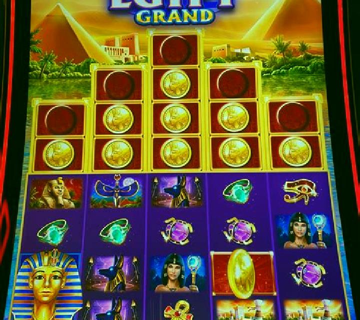 Paws of Egypt slot machine