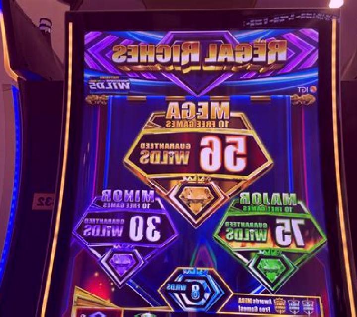 Pearl Ocean: Hold and Win slot game