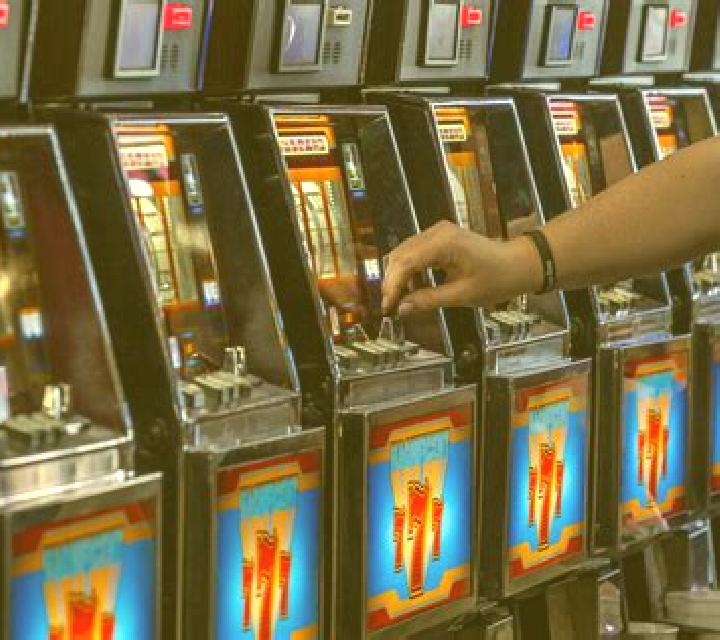 Pickaxe Drop slot machine