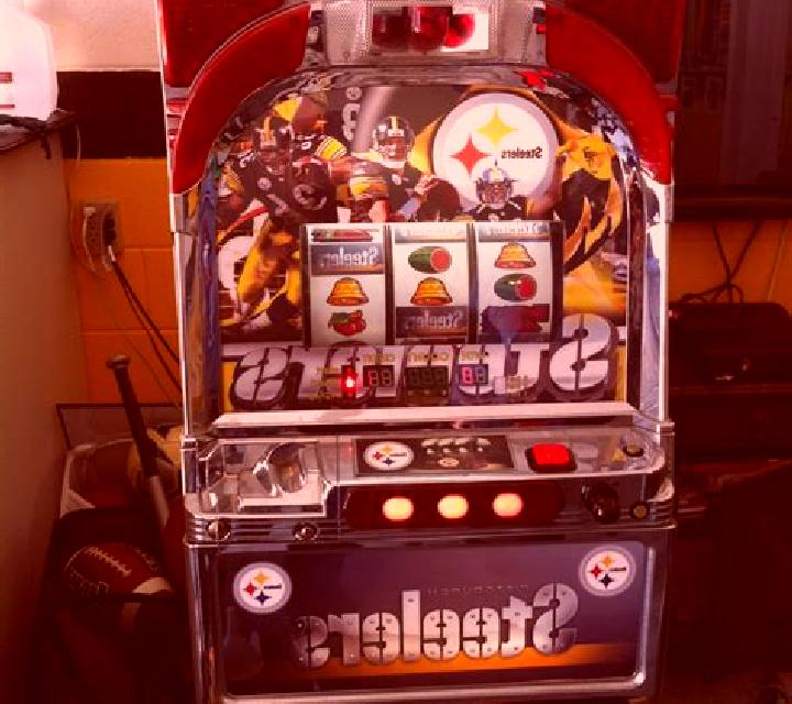 Pittsburgh Steelers Deluxe slot machine
