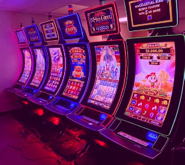 PLAYBOY (Capecod Gaming) slot machine