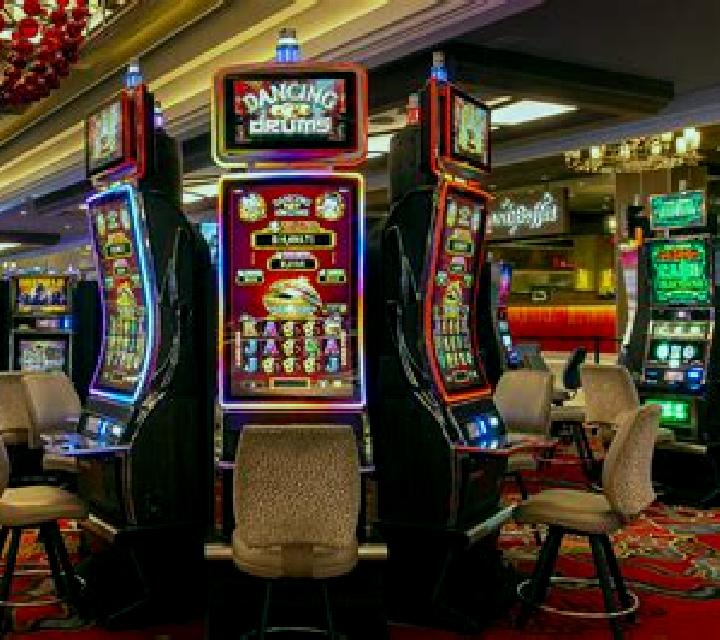 Plinball Machine slot game