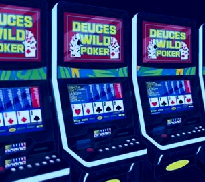 Poker 7 Bonus Deuces Wild slot machine