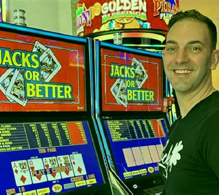 Poker Mania 1024 slot machine