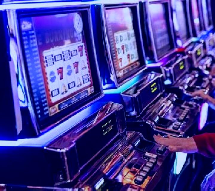 Poker Racing slot