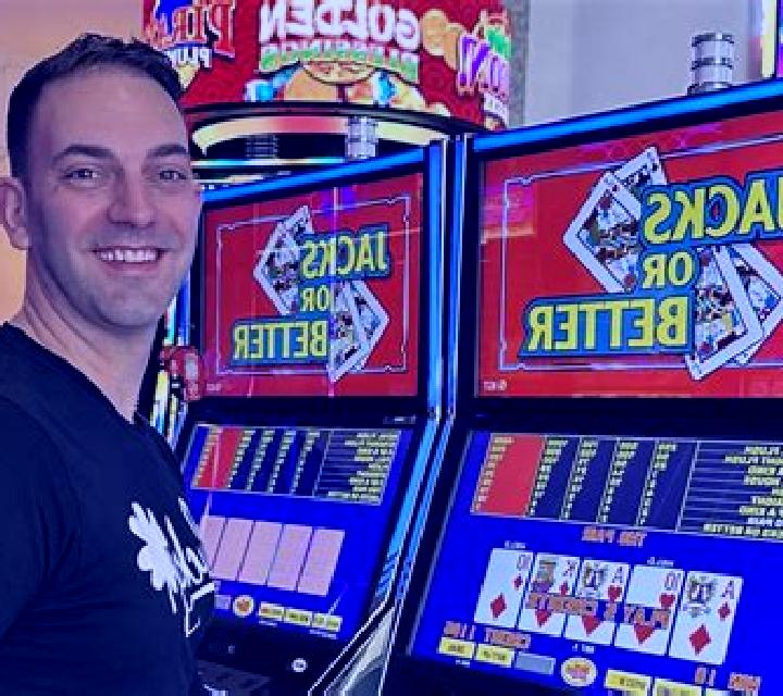 Poker Win 2 slot machine