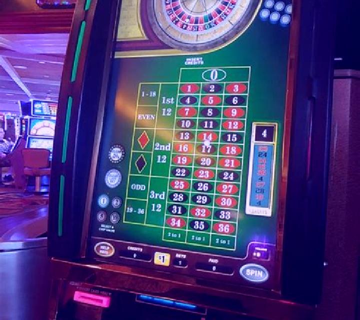 Poly Roulette slot machine