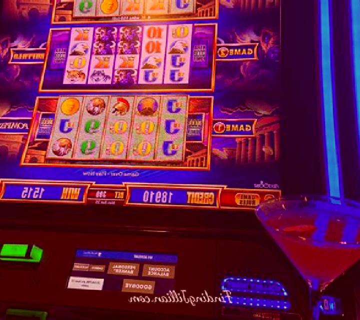 POP Royale slot machine