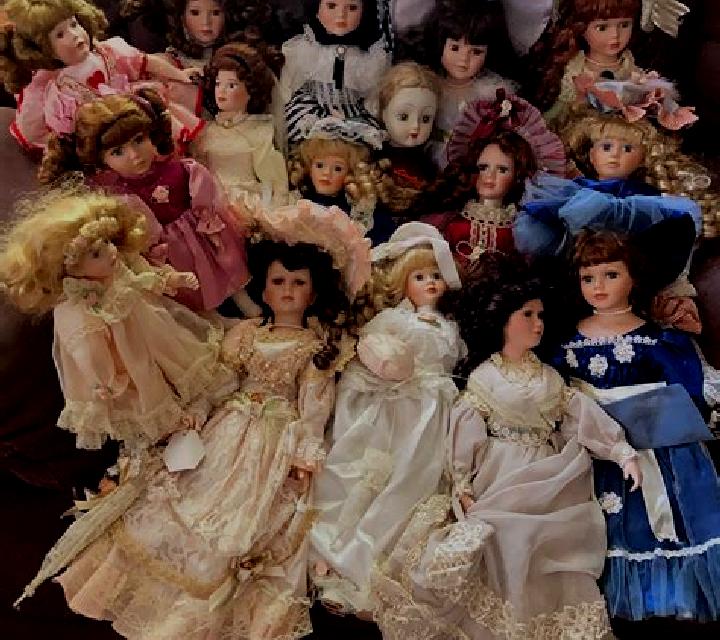 Porcelain Dolls online slot