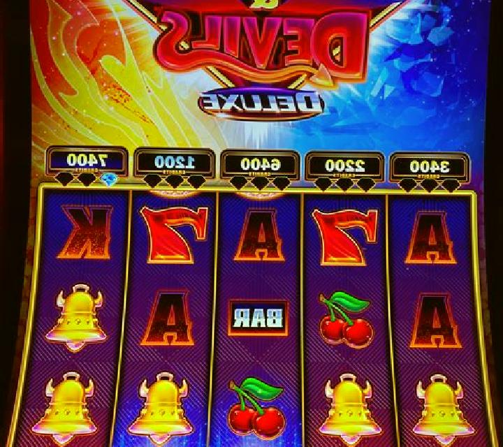 Power Diamonds Deluxe slot machine