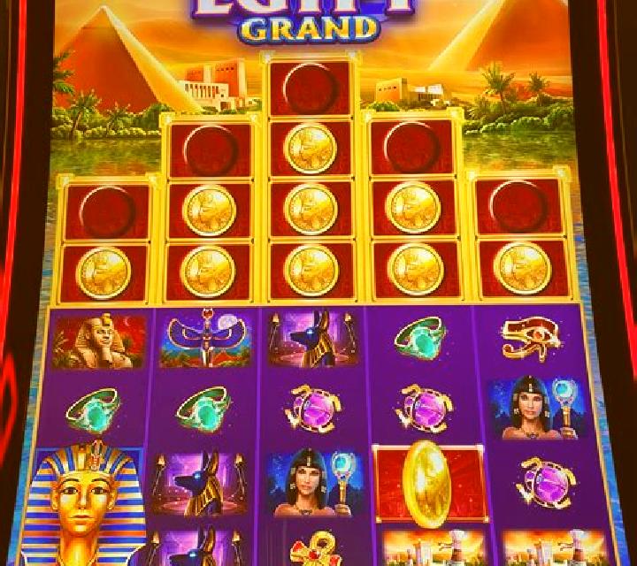 Precious Egypt slot machine